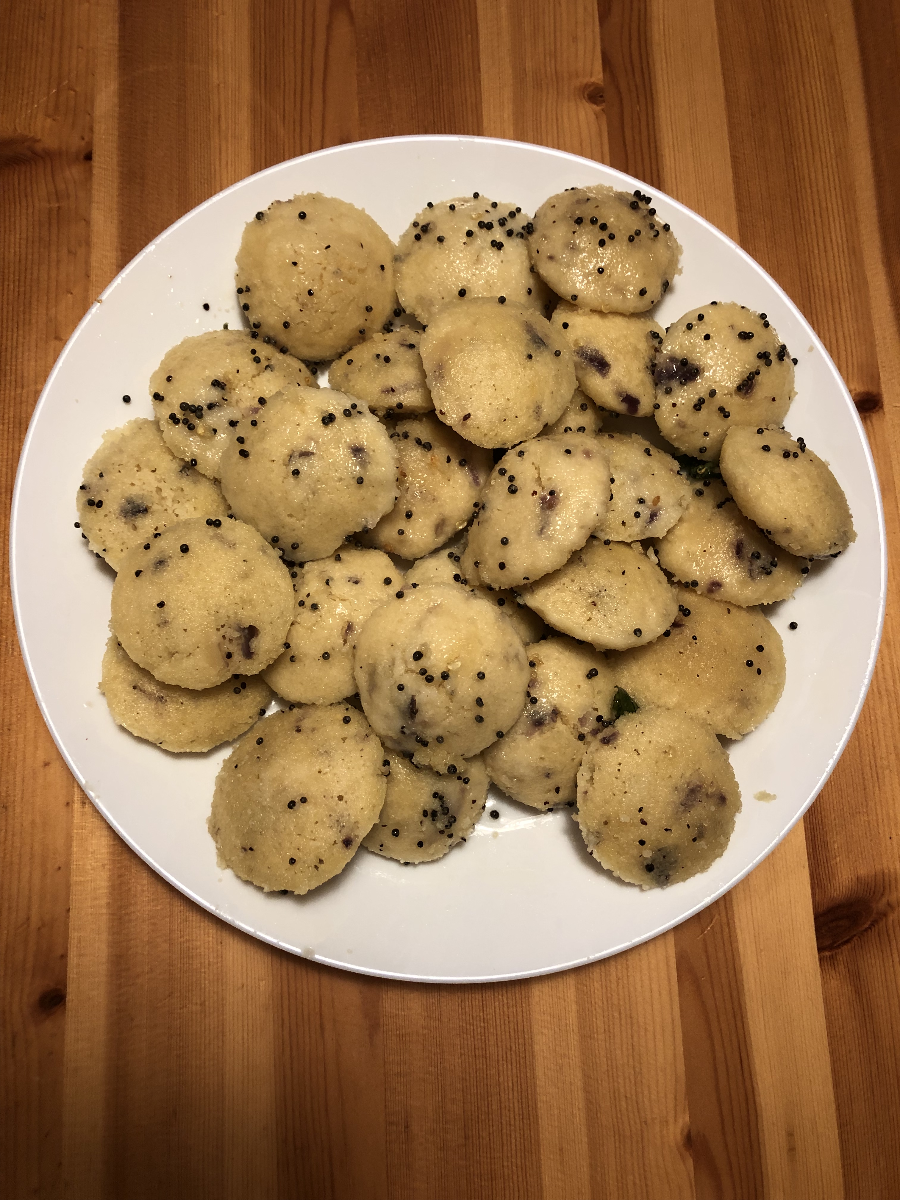 Onion Besan Sooji idlis